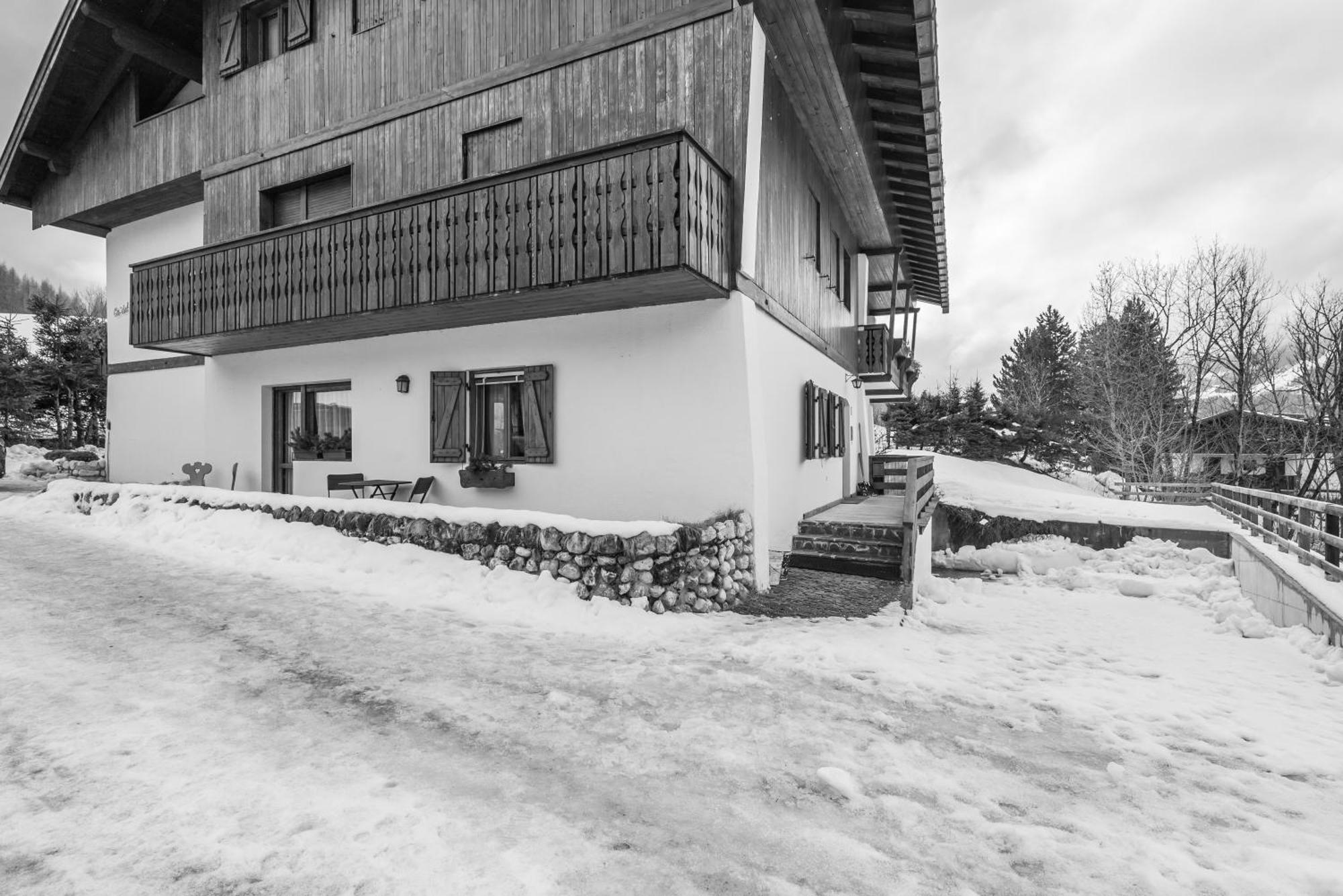 Ca' Dello Scoiattolo Apartment Cortina d'Ampezzo Exterior photo