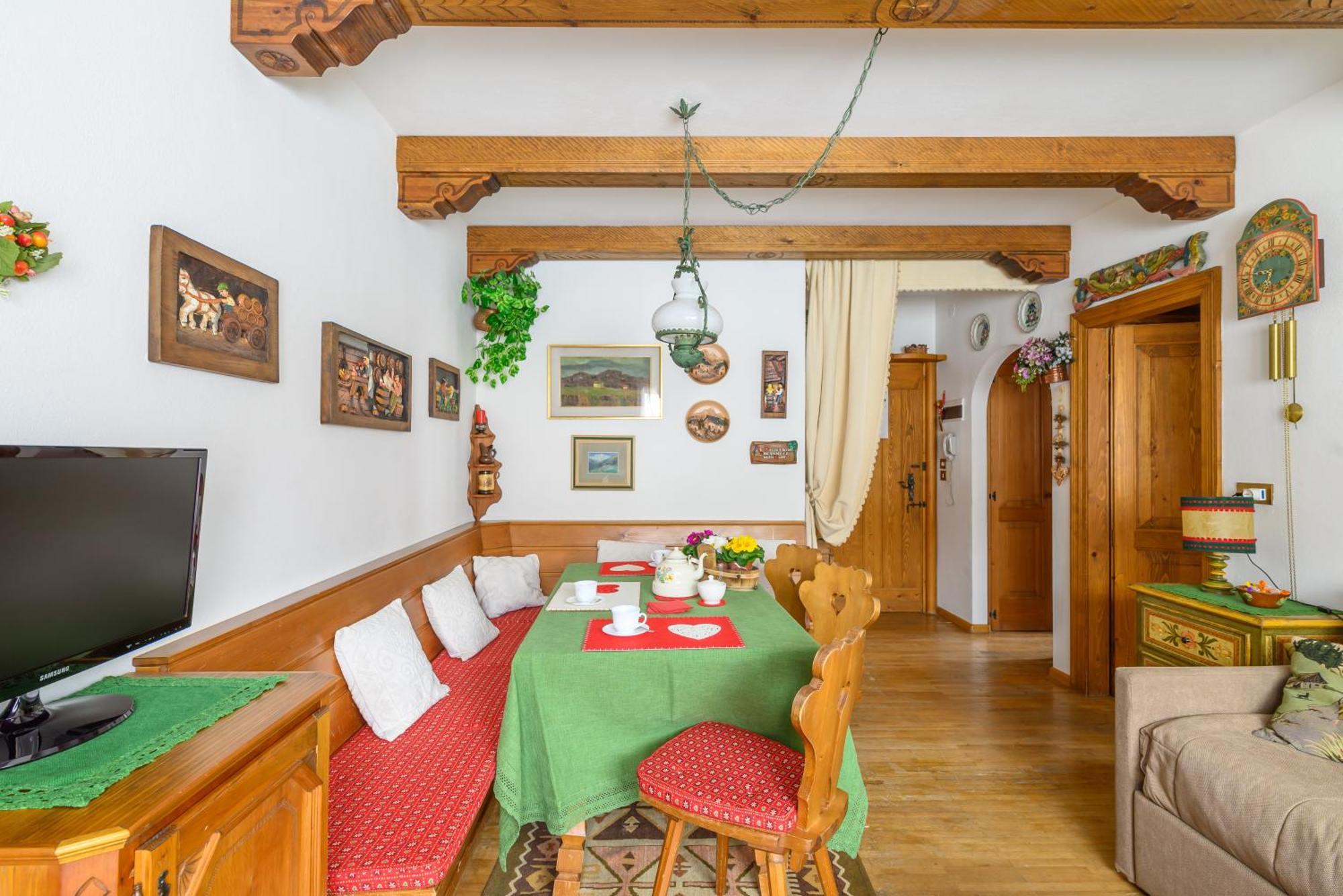 Ca' Dello Scoiattolo Apartment Cortina d'Ampezzo Exterior photo